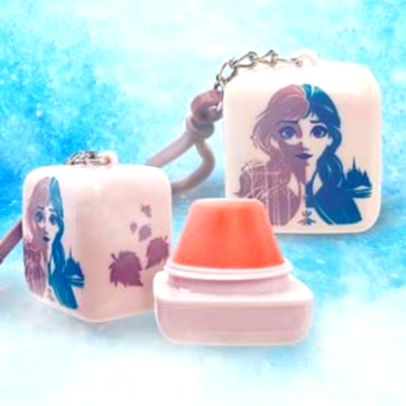 🧊2/16$ 🧊Frozen II Anna Lip Balm Keychain NWT - Picture 3 of 8